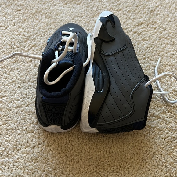 Toddler boys Jordan shoe size 9 - Picture 5 of 5